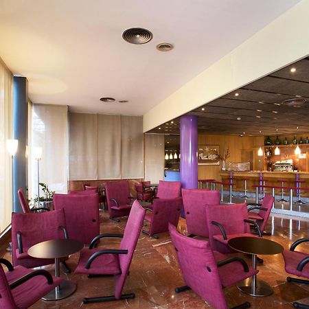 Hotel Domo บิลาฟรังกา เดล เปเนเดส ร้านอาหาร รูปภาพ