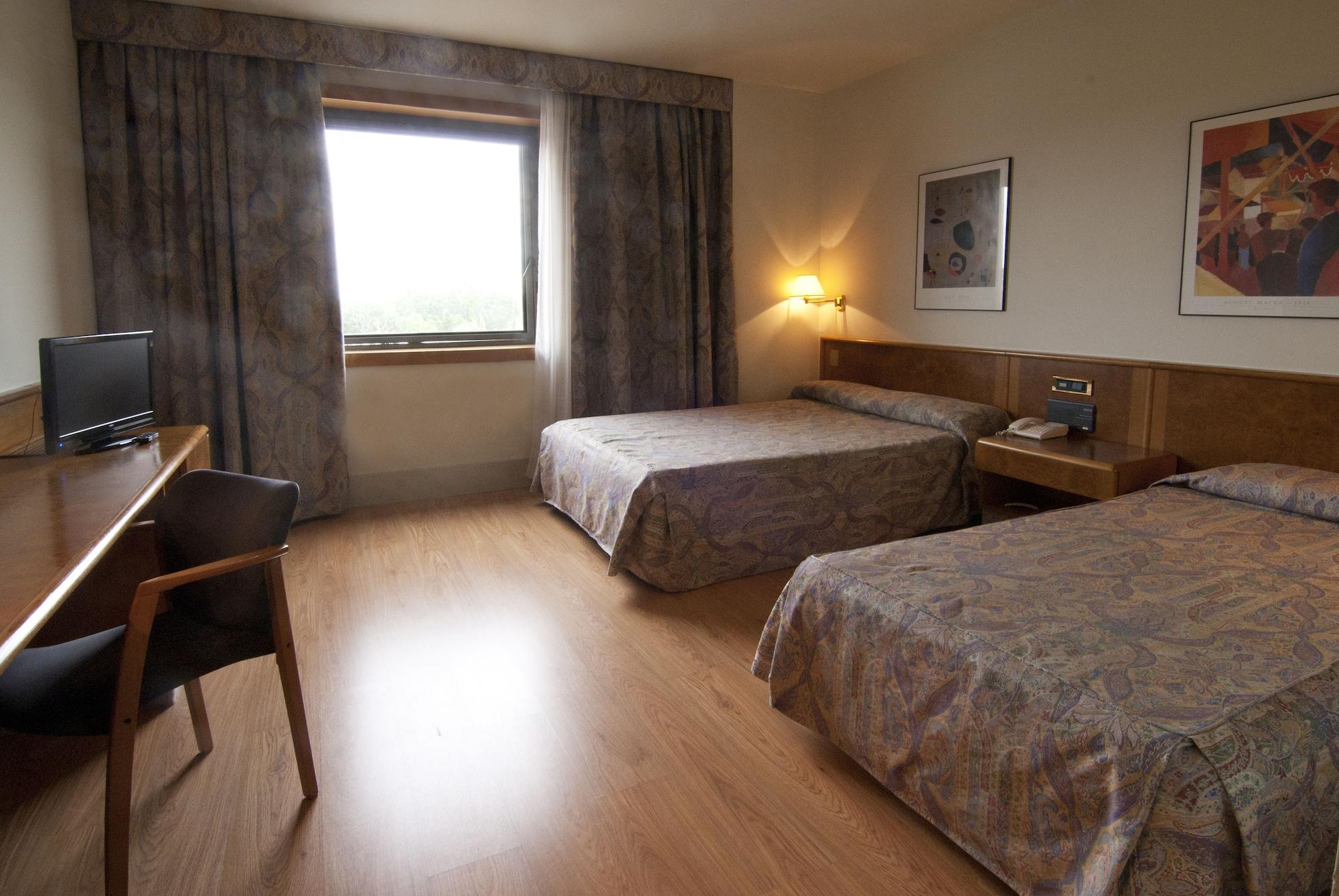 Hotel Domo บิลาฟรังกา เดล เปเนเดส ภายนอก รูปภาพ