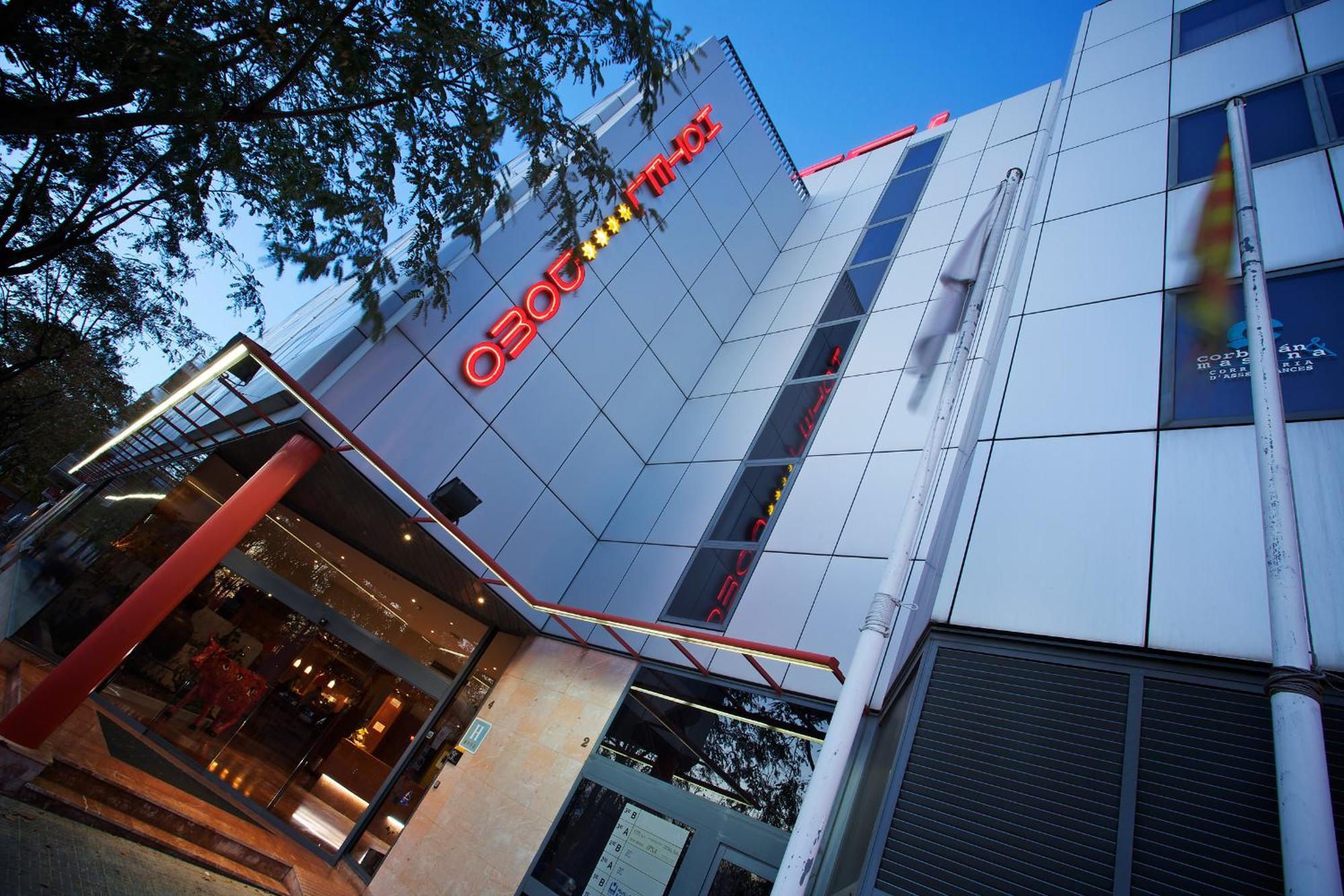 Hotel Domo บิลาฟรังกา เดล เปเนเดส ภายนอก รูปภาพ