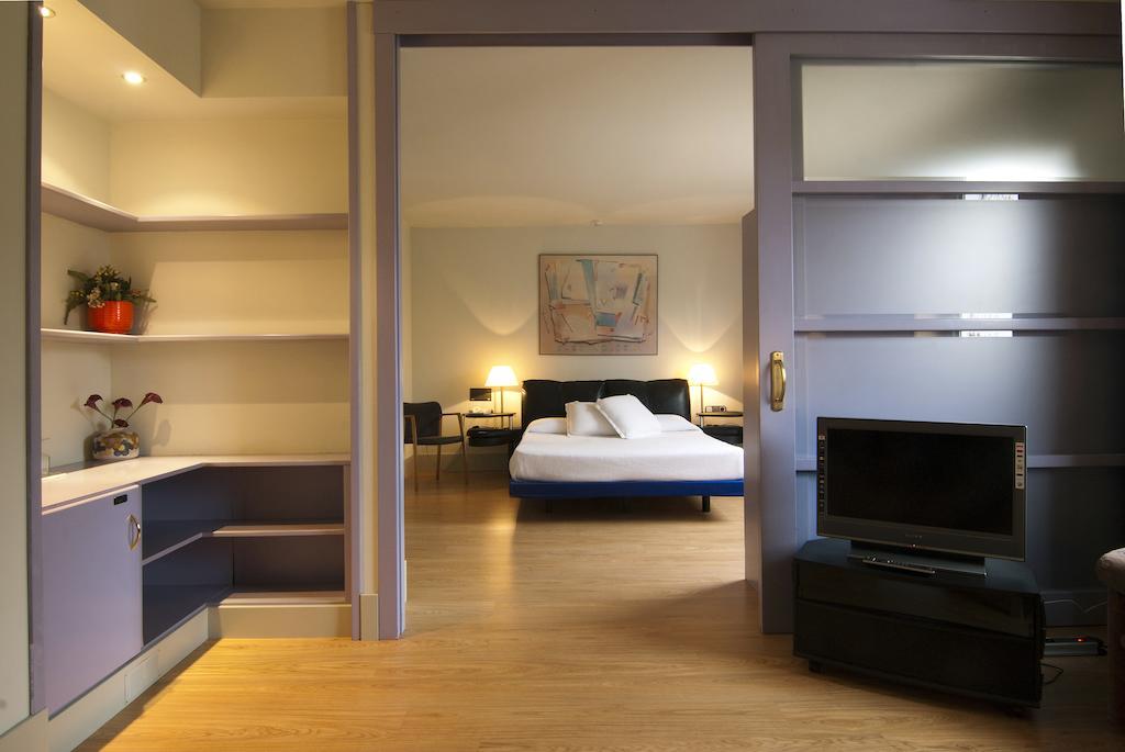 Hotel Domo บิลาฟรังกา เดล เปเนเดส ภายนอก รูปภาพ