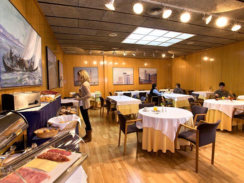 Hotel Domo บิลาฟรังกา เดล เปเนเดส ภายนอก รูปภาพ