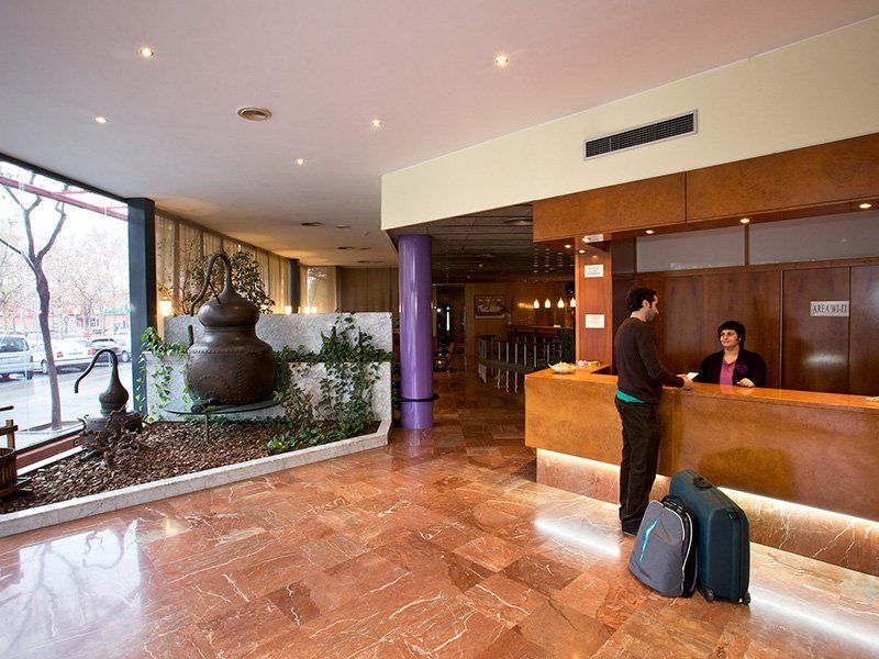 Hotel Domo บิลาฟรังกา เดล เปเนเดส ภายนอก รูปภาพ