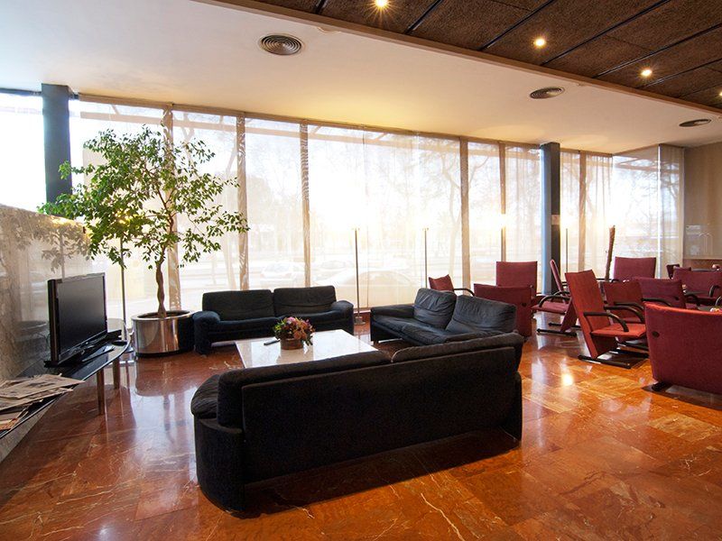 Hotel Domo บิลาฟรังกา เดล เปเนเดส ภายนอก รูปภาพ