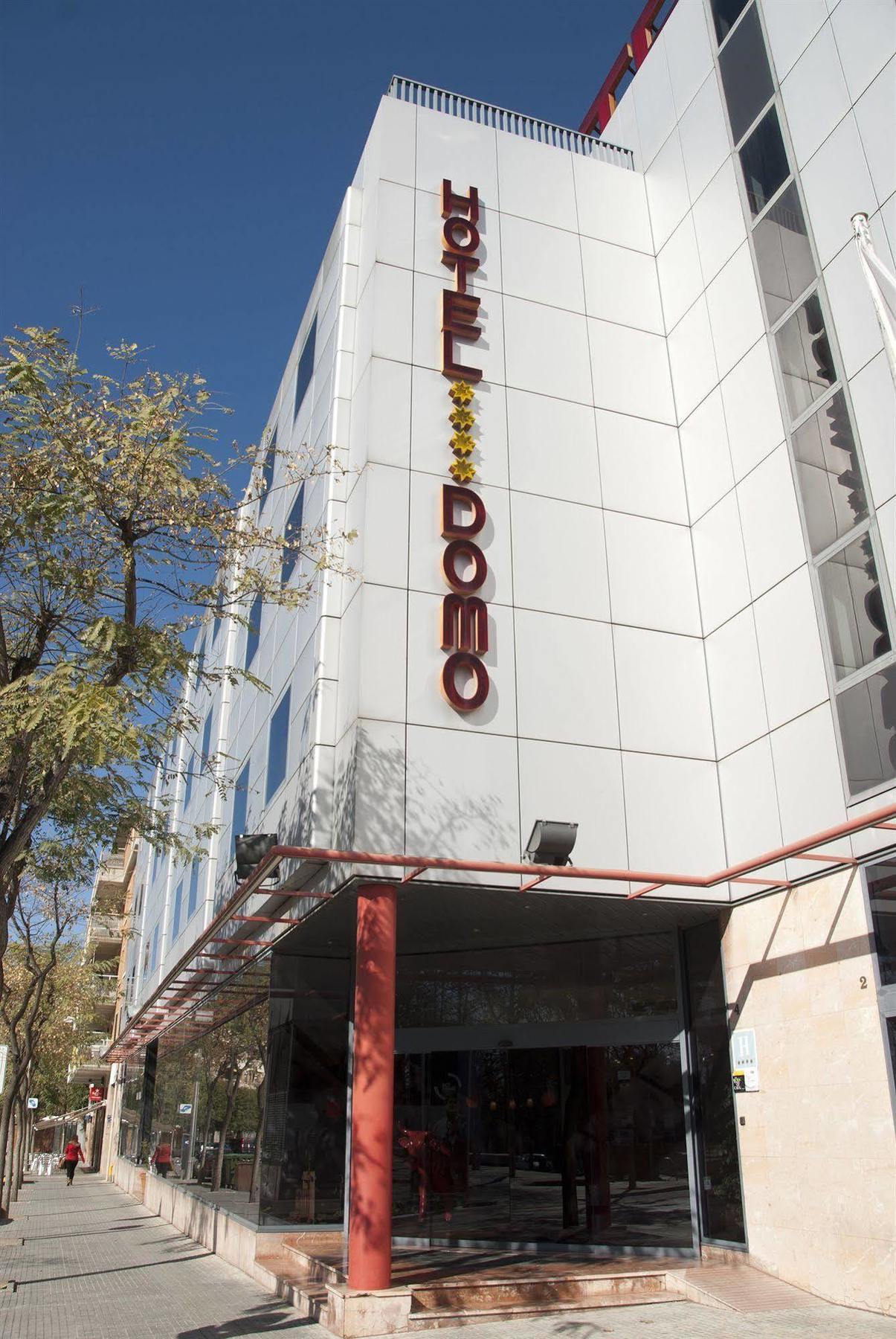Hotel Domo บิลาฟรังกา เดล เปเนเดส ภายนอก รูปภาพ