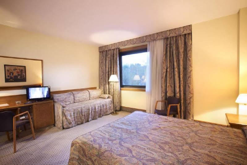 Hotel Domo บิลาฟรังกา เดล เปเนเดส ภายนอก รูปภาพ